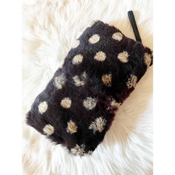 Marc by Marc Jacobs Too Hot To Party Black White Polka-dot Fur Fold Clutch - Picture 2 of 8